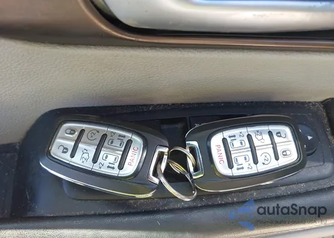 2018 Chrysler Pacifica Touring L Plus из США, поврежденный, VIN 2C4RC1EG7JR144274